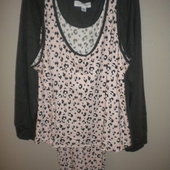 Live Love Lounge Women's Plus Size 3X Gray Pink 3 Piece Loungewear Set NWT - Picture 2 of 5